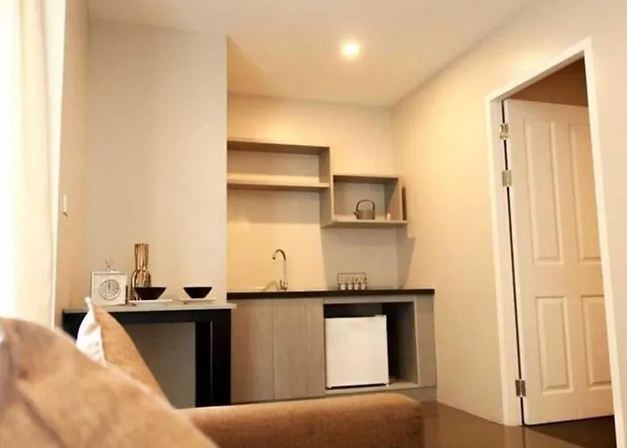 Dancenter Sukhumvit 107 Hotel 2*