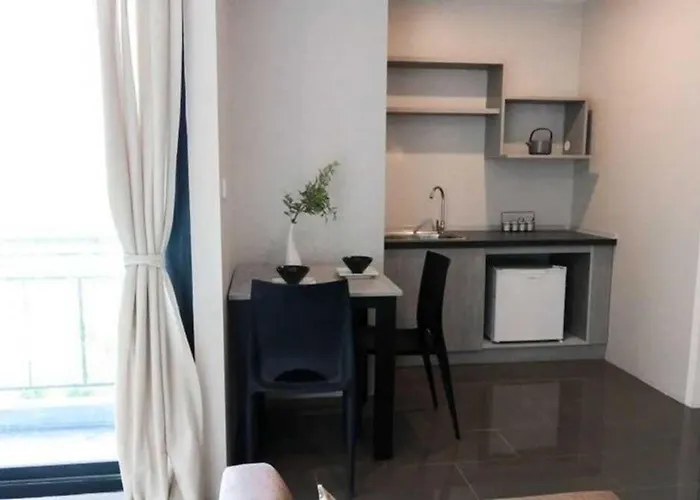 Dancenter Sukhumvit 107 Hotel